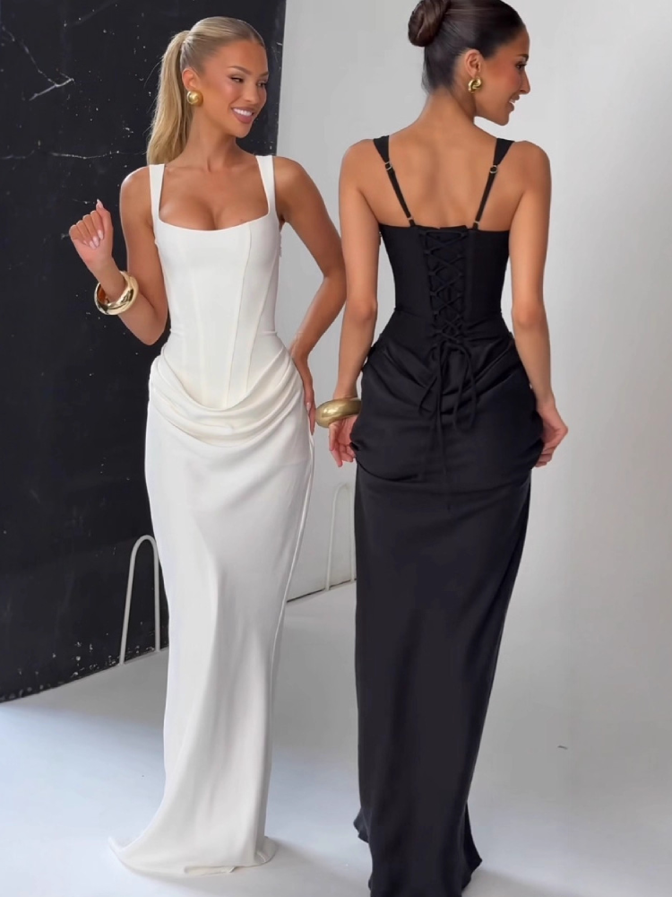 Erina | Vestido Largo Plisado Tirantes Cuello Cuadrado
