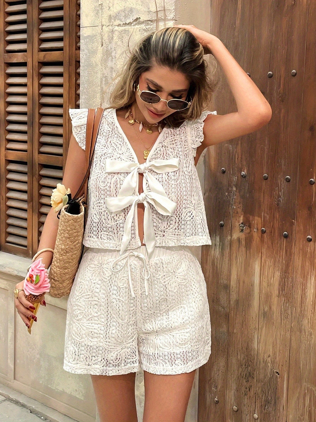 Celora | Conjunto Bordado Top Lazos Shorts