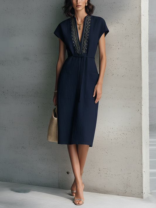 Elenora | Vestido Midi Acordonado Manga Corta Cuello en V Bordado