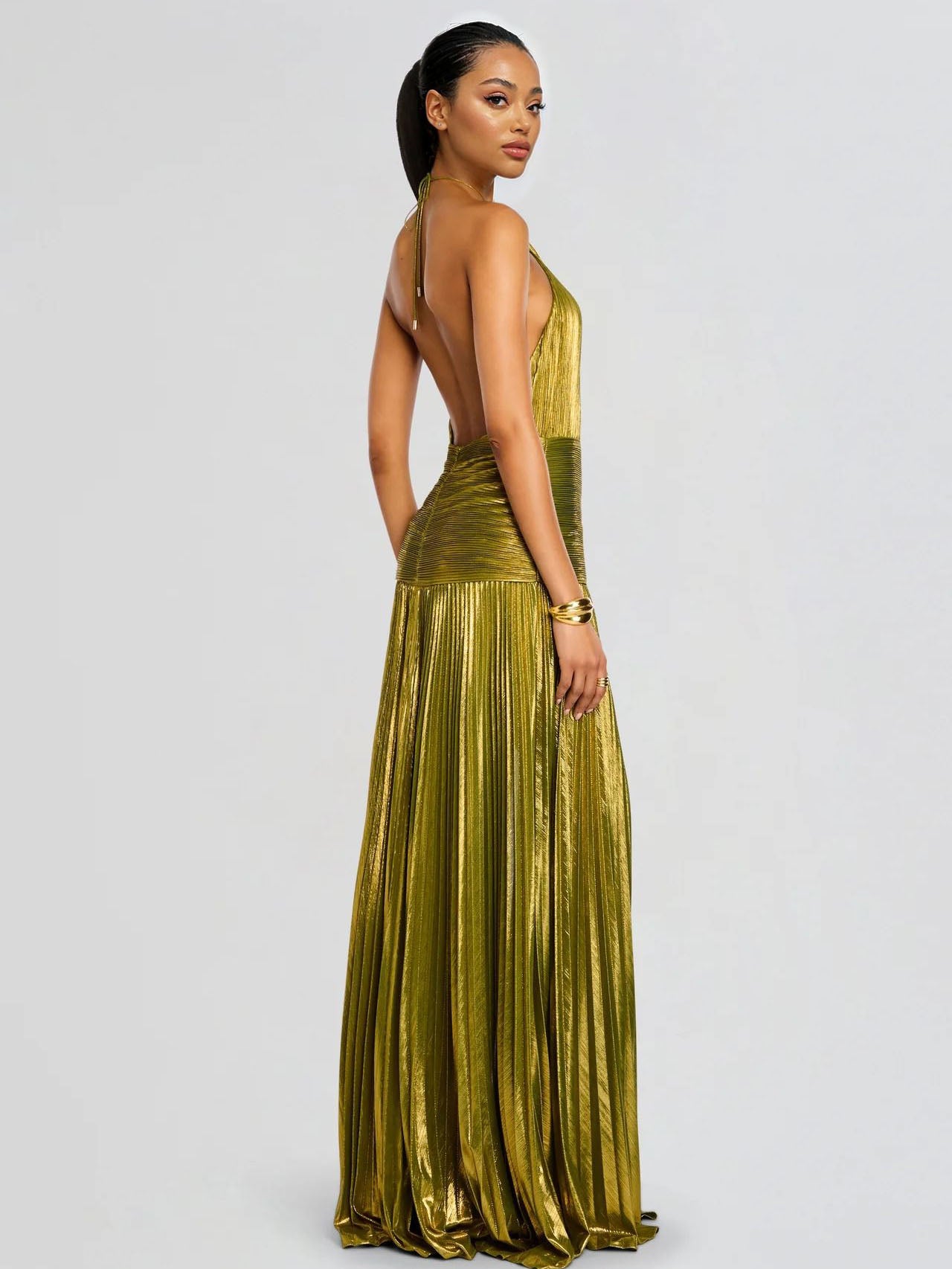 Metisa | Vestido Largo Plisado Metalizado Elegante Cuello Halter