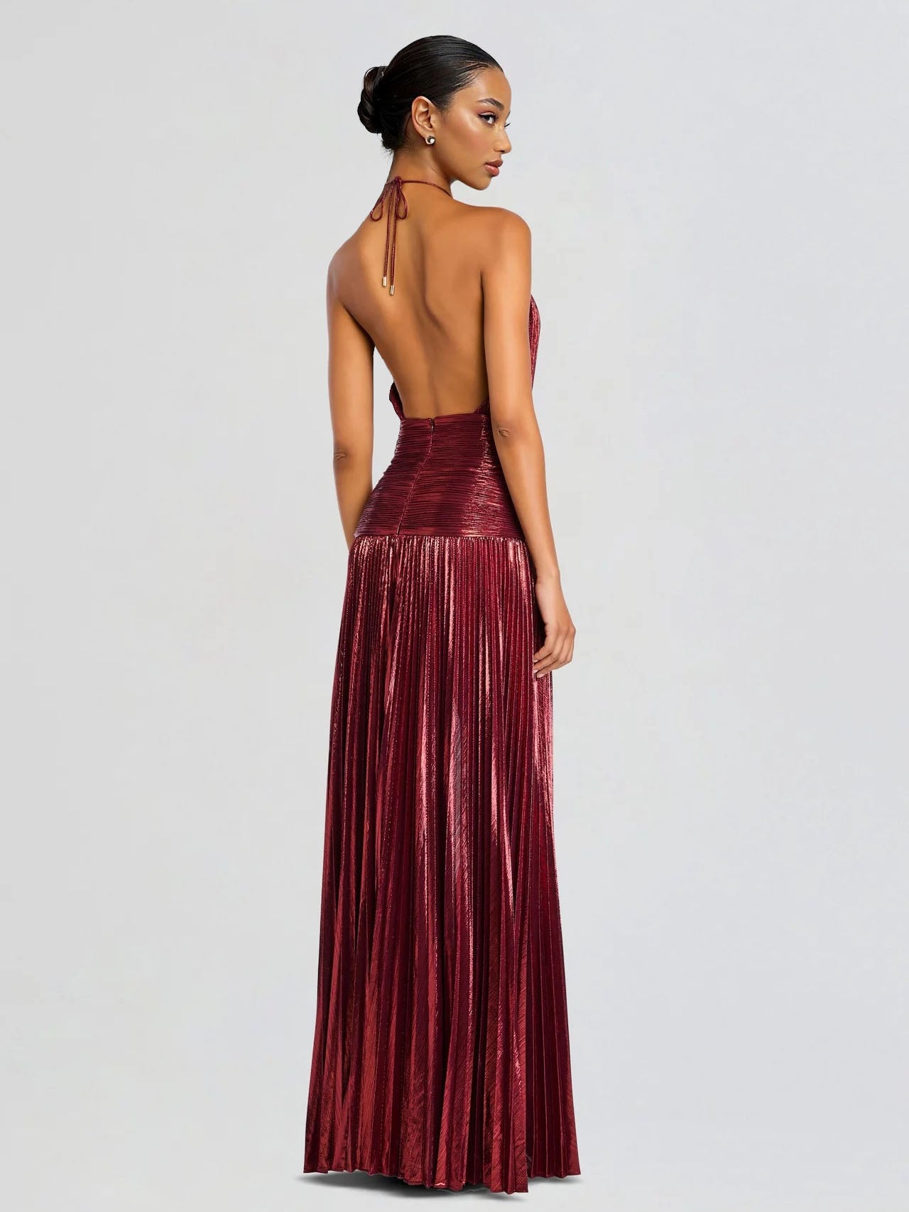 Metisa | Vestido Largo Plisado Metalizado Elegante Cuello Halter
