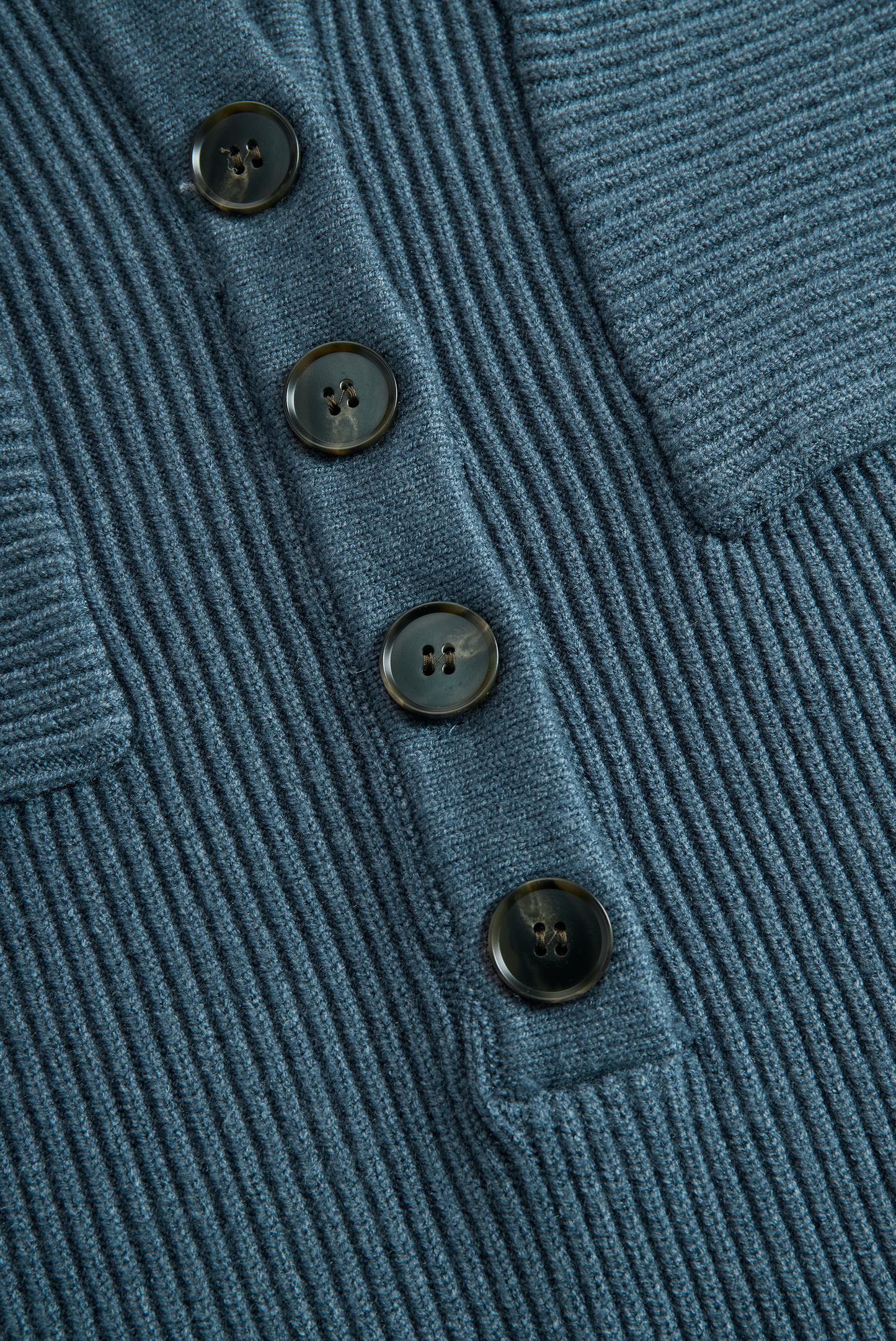 Ismara | Vestido Largo Ajustado de Punto con Capucha