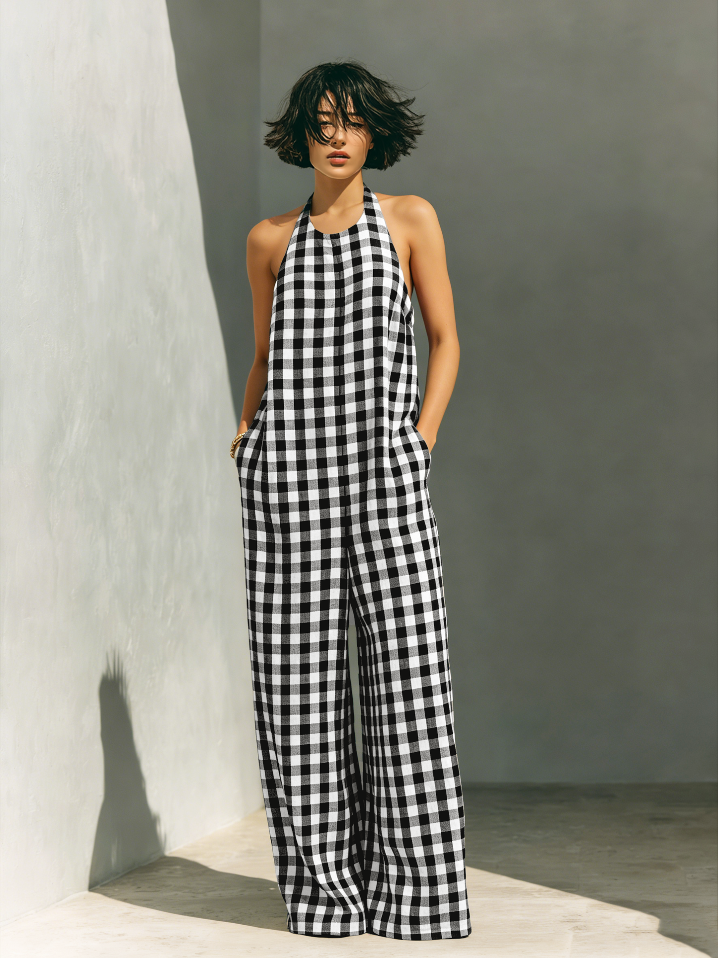 Tálora | Mono Holgado Minimalista con Cuello Halter y Estampado a Cuadros