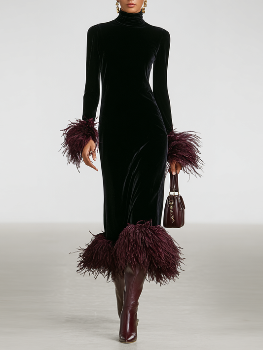 Austria | Vestido Largo de Terciopelo con Patchwork y Detalles de Plumas de Avestruz