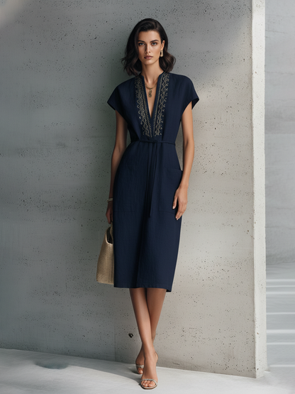 Elenora | Vestido Midi Acordonado Manga Corta Cuello en V Bordado