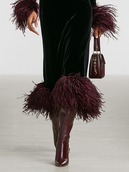 Austria | Vestido Largo de Terciopelo con Patchwork y Detalles de Plumas de Avestruz