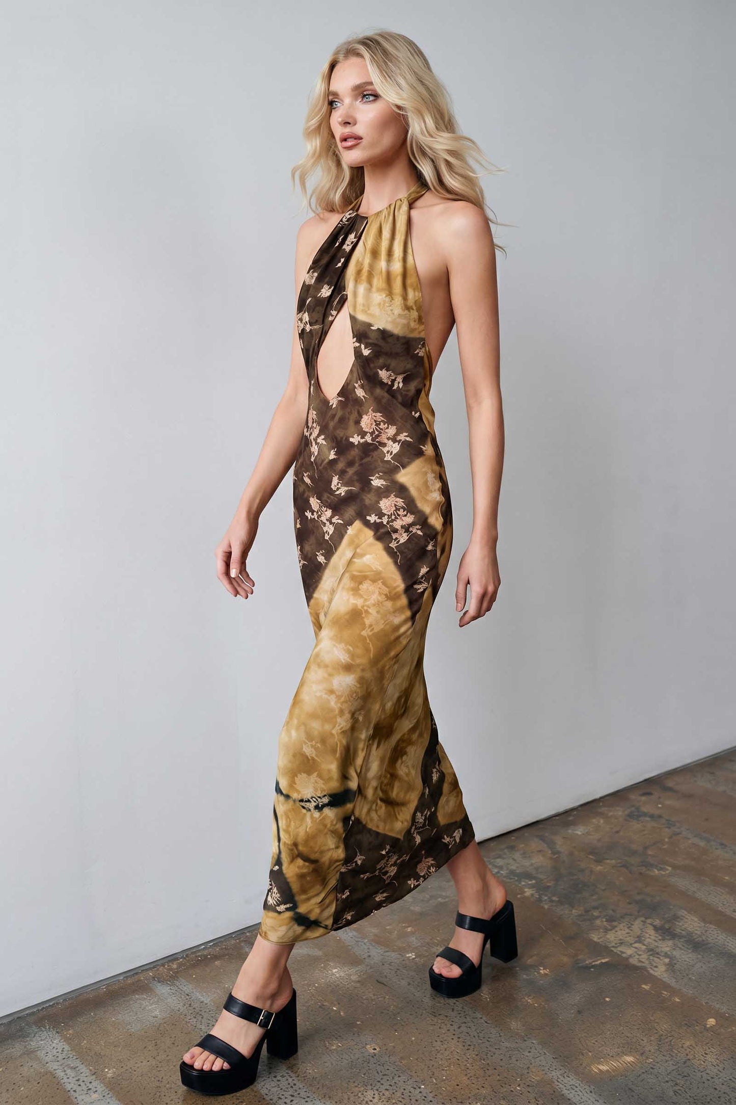 Avelisse | Vestido Largo Estampado Escote Halter