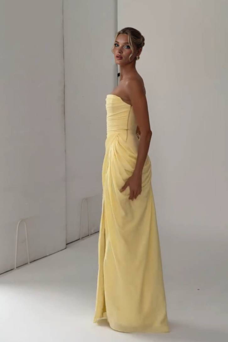 Edira | Vestido Largo Plisado Elegante con Abertura Sin Tirantes