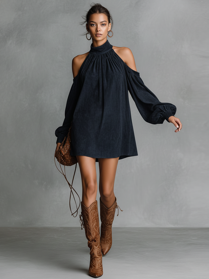 Delia | Vestido Mini Imitación de Ante con Cuello Halter y Mangas Acampanadas