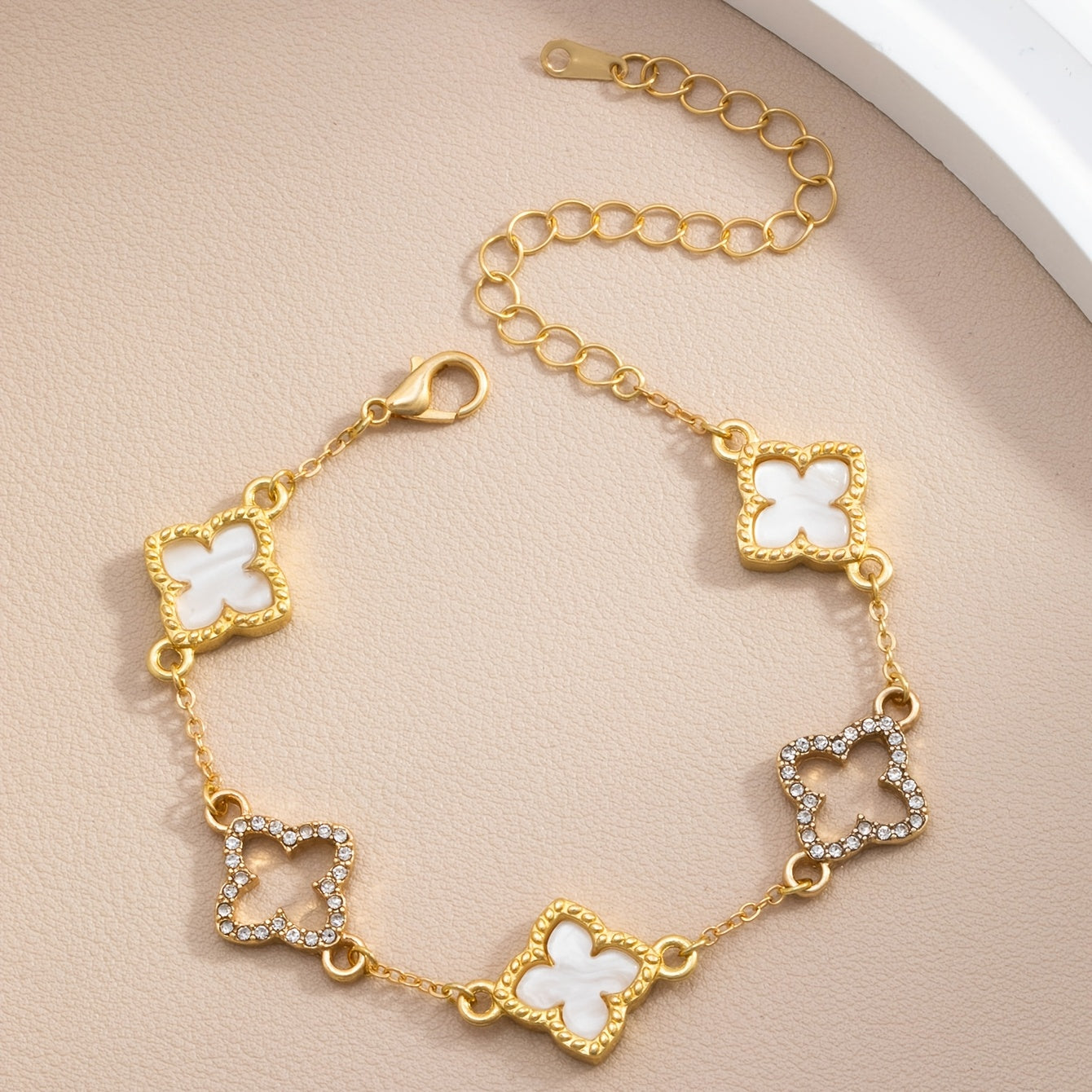 Aurelis | Pulsera de Trébol de la Fortuna con Acabado Dorado