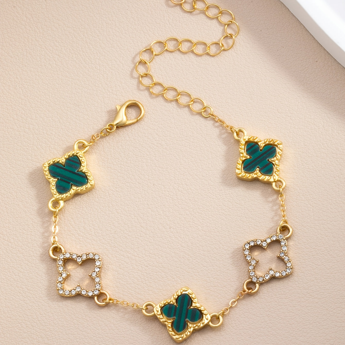 Aurelis | Pulsera de Trébol de la Fortuna con Acabado Dorado