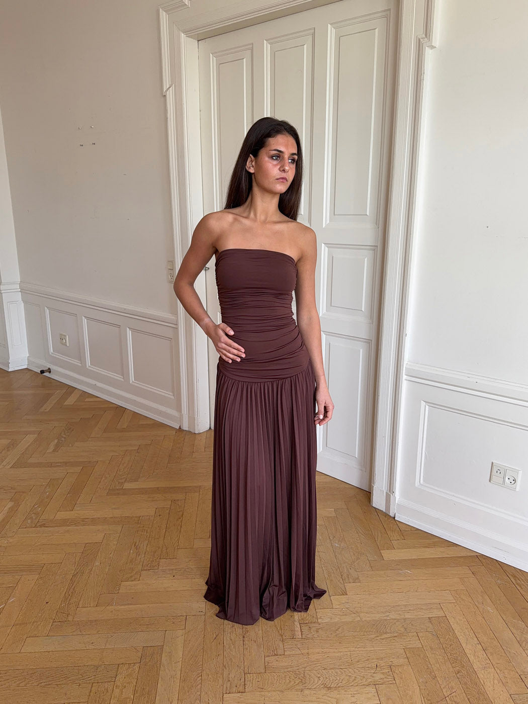 Selvara | Vestido Largo Minimal Palabra de Honor