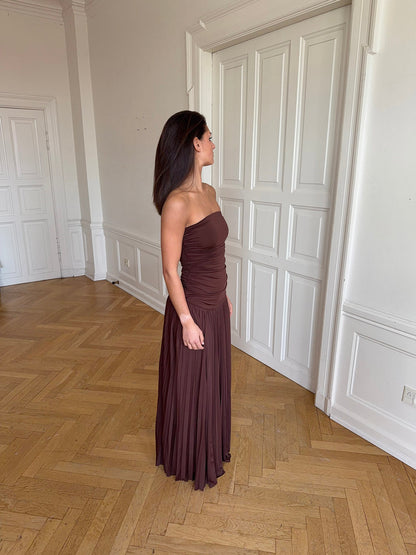 Selvara | Vestido Largo Minimal Palabra de Honor