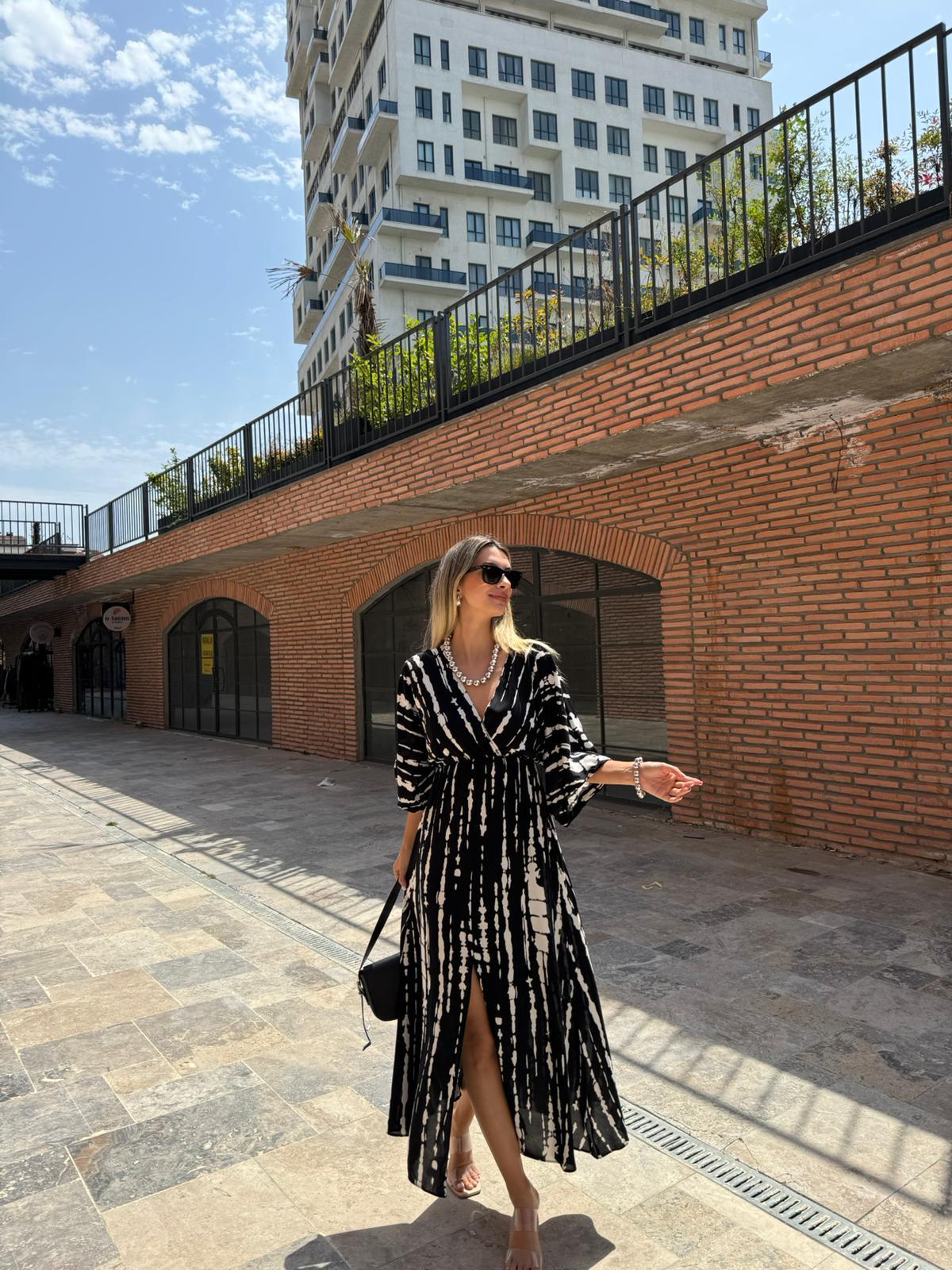 Zarelle | Vestido Largo Relieve Rayas