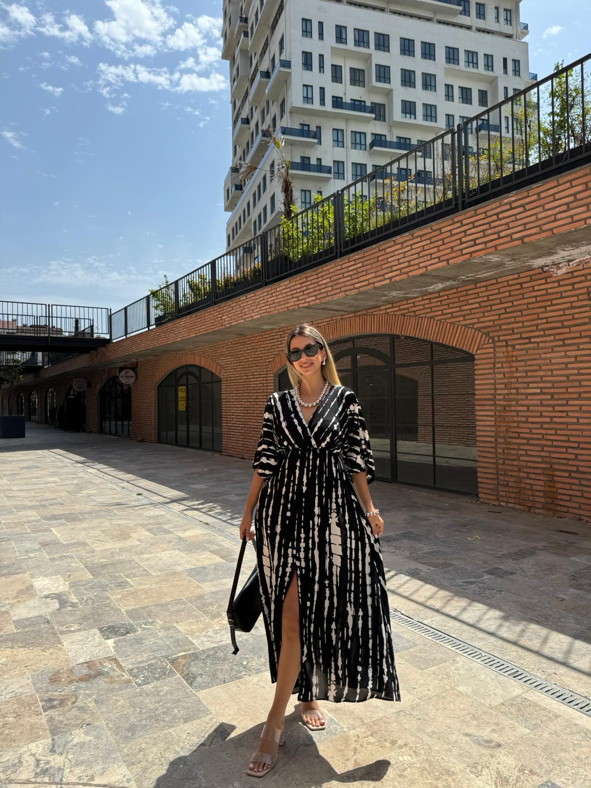 Zarelle | Vestido Largo Relieve Rayas